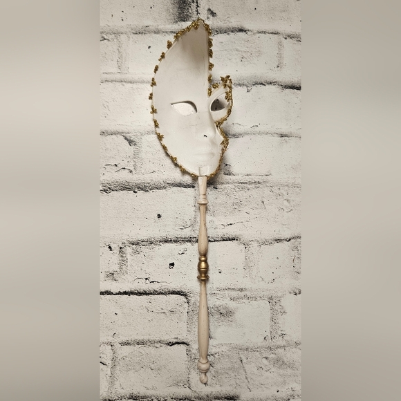 Vintage Venetian Wall Masks on Handles – Harlequin & Crackle Gold Pair - Picture 5 of 12